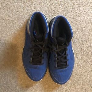 🌀🌀Adidas High Top Sneakers🌀🌀